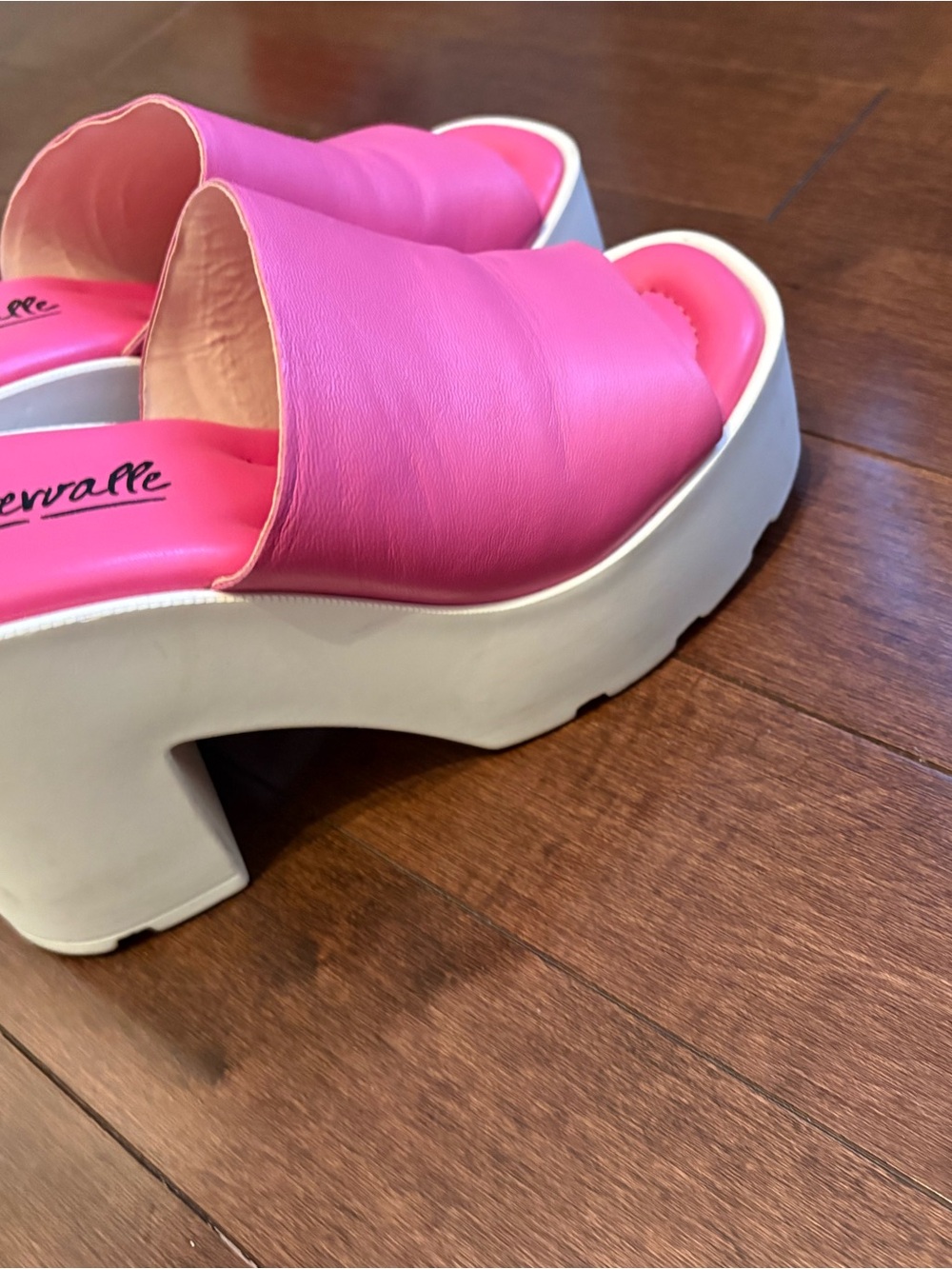 L'INTERVALLE Hot Pink Slide Platform Clogs with White Sole